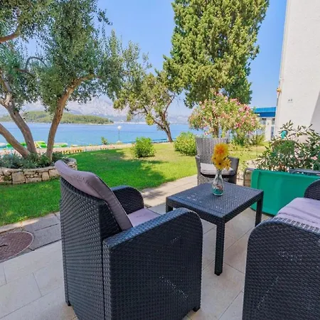 - Comfort One Bedroom H5 ルンバルダ