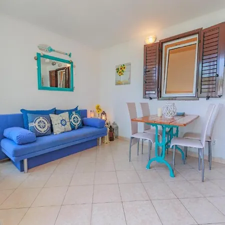 - Comfort One Bedroom H5 Apartment
