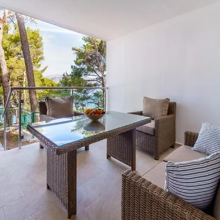 - Comfort One Bedroom H5
