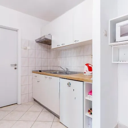 - Comfort One Bedroom H5 Apartment
