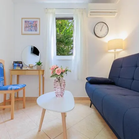 - Comfort One Bedroom H5 * Lumbarda