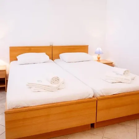 - Comfort One Bedroom H5 Apartment *